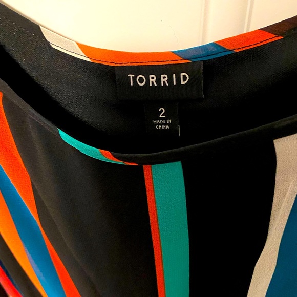 Torrid knee-length party dress, Size 2 - Picture 3 of 4